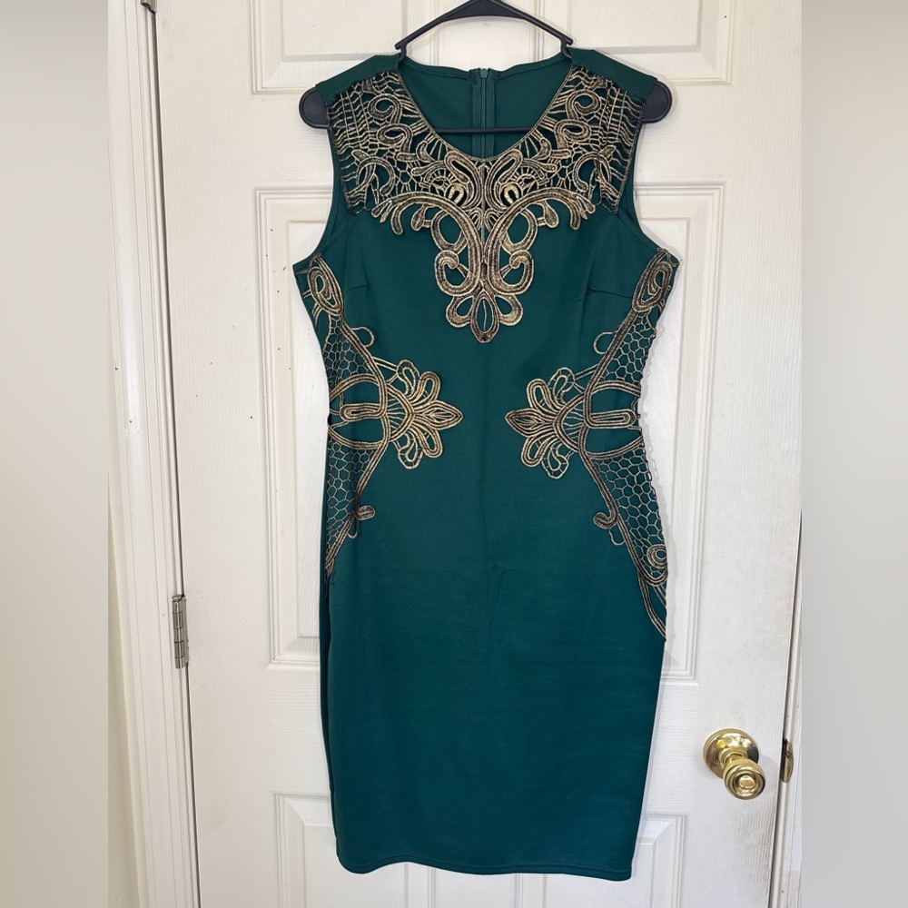 NWOT Women’s Green Dress Size XL With Golden Work Knee Length Dress Never Used